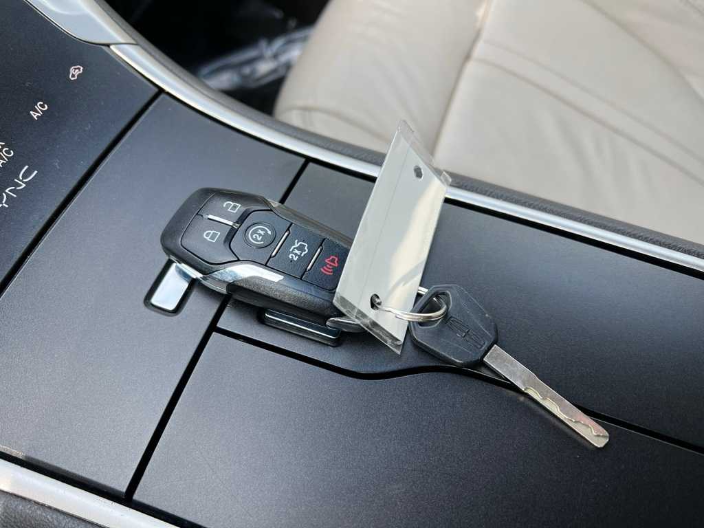 Thumbnail: 2016 Lincoln MKZ - 33