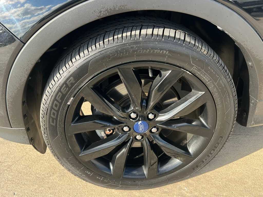 Thumbnail: 2017 Ford Escape - 10