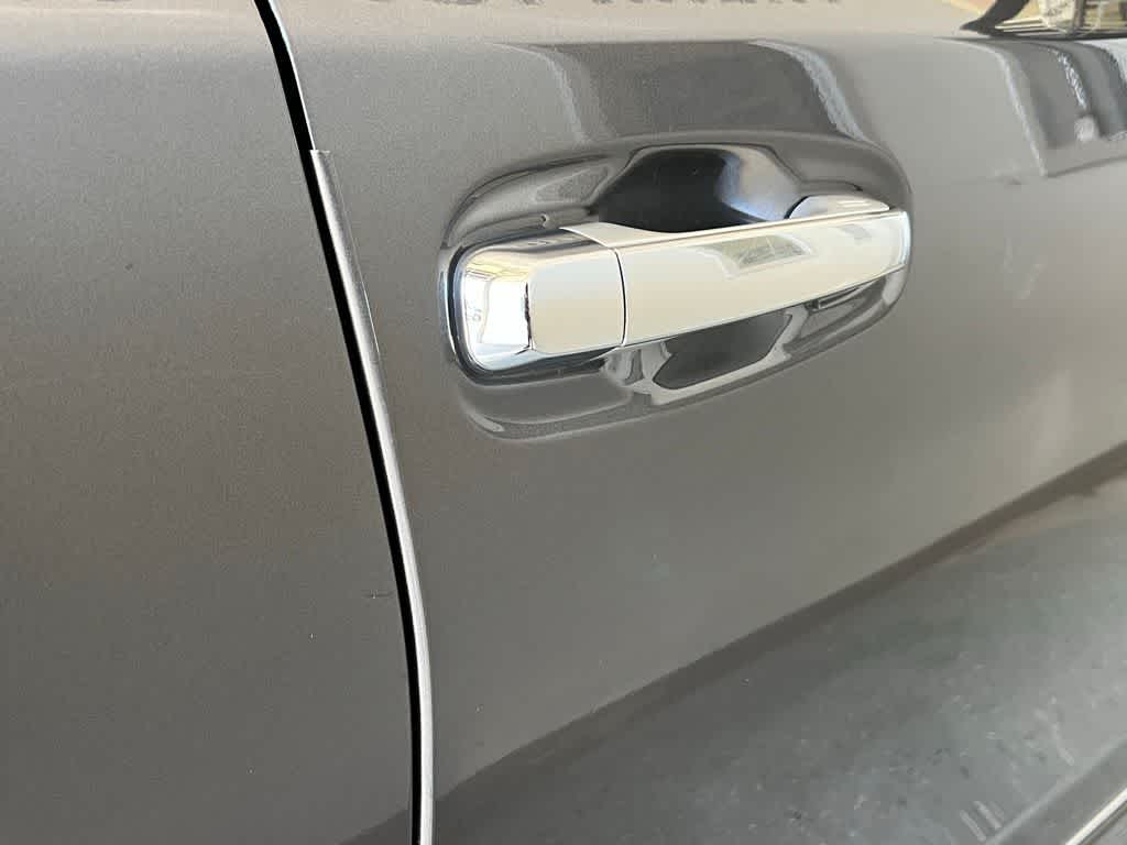 Thumbnail: 2020 Toyota 4Runner - 30