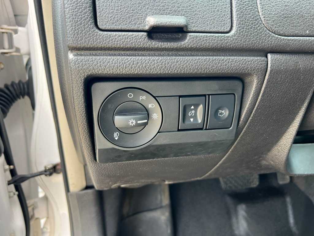 Thumbnail: 2011 Mercury Milan - 18