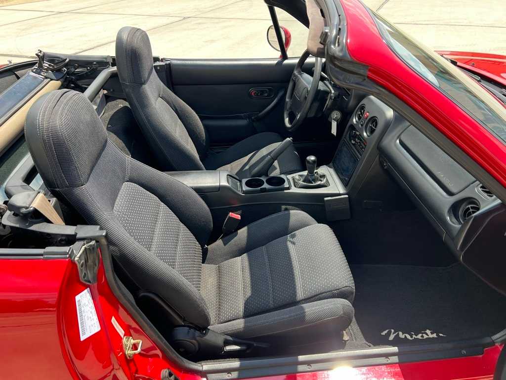 Thumbnail: 1995 Mazda MX-5 Miata - 20