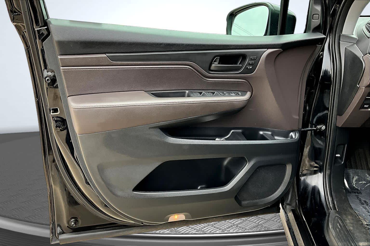 Thumbnail: 2018 Honda Odyssey - 18