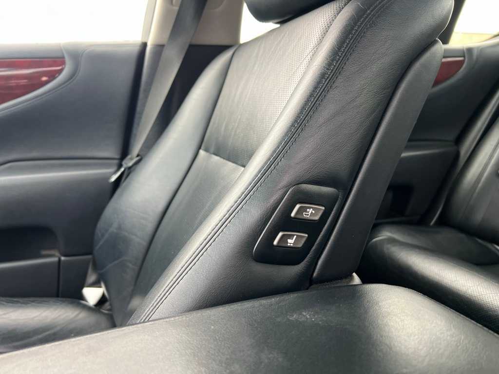 Thumbnail: 2012 Lexus LS - 15