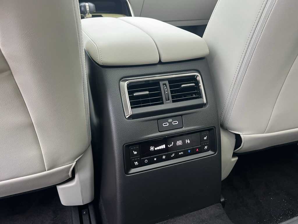 Thumbnail: 2024 Mazda CX-90 - 24