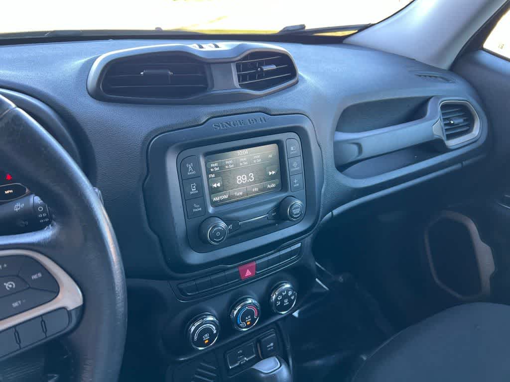 Thumbnail: 2015 Jeep Renegade - 23