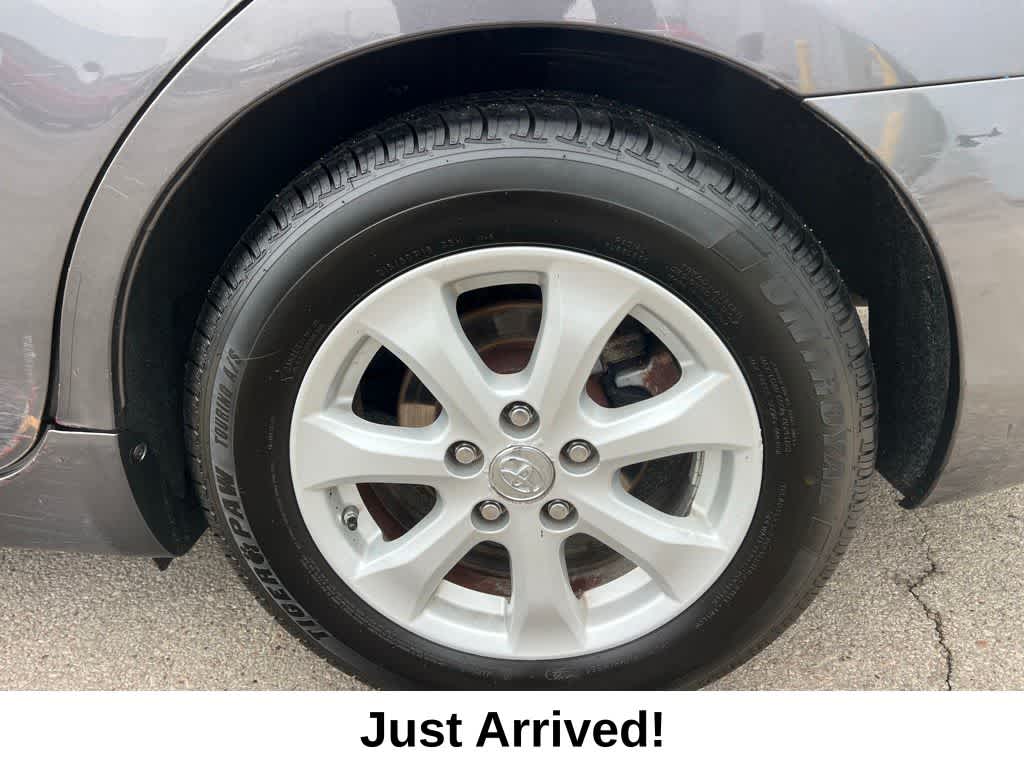 Thumbnail: 2011 Toyota Camry - 11