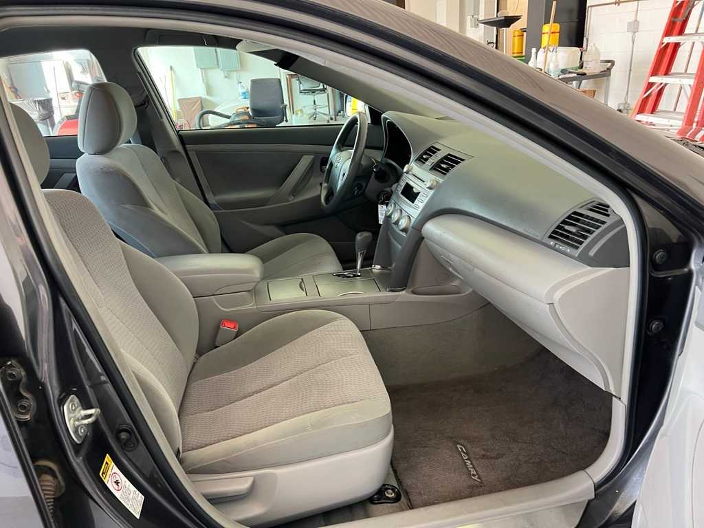 Thumbnail: 2011 Toyota Camry - 21