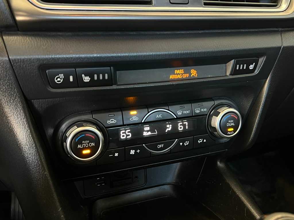 Thumbnail: 2017 Mazda Mazda3 - 32