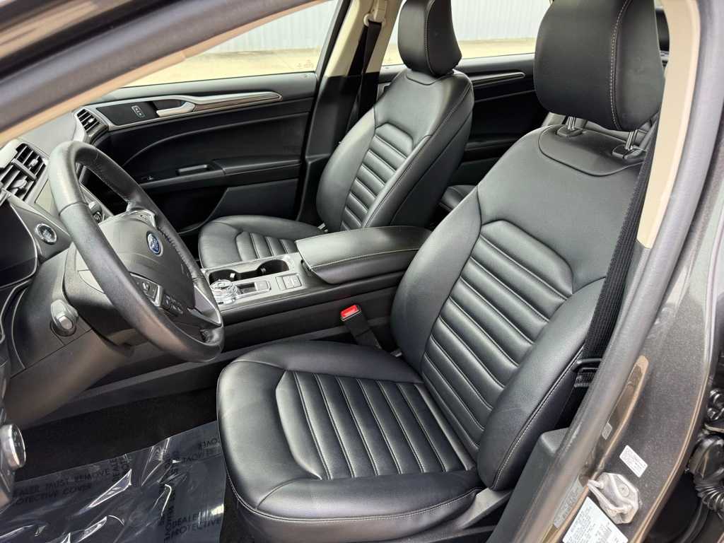 2020 Ford Fusion SEL 13