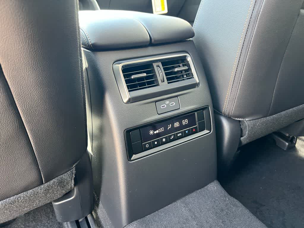 Thumbnail: 2025 Mazda CX-70 - 18