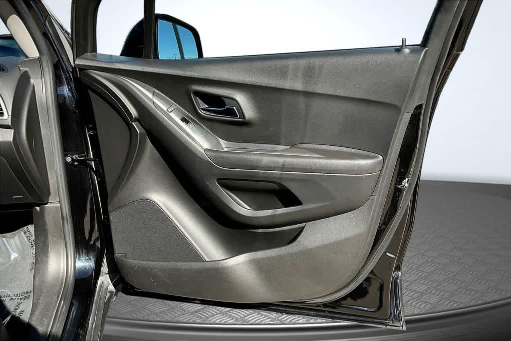 Thumbnail: 2020 Chevrolet Trax - 19