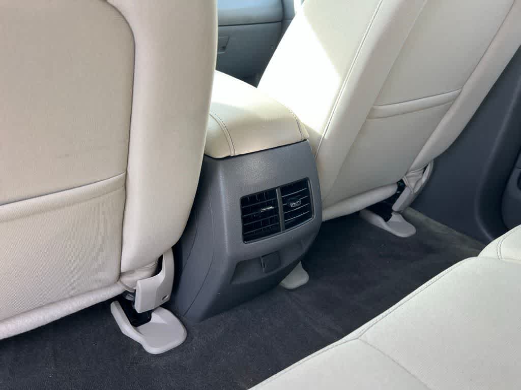 Thumbnail: 2013 Ford Edge - 20