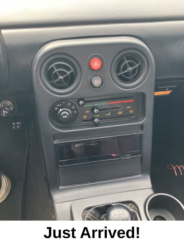 Thumbnail: 1990 Mazda MX-5 Miata - 8