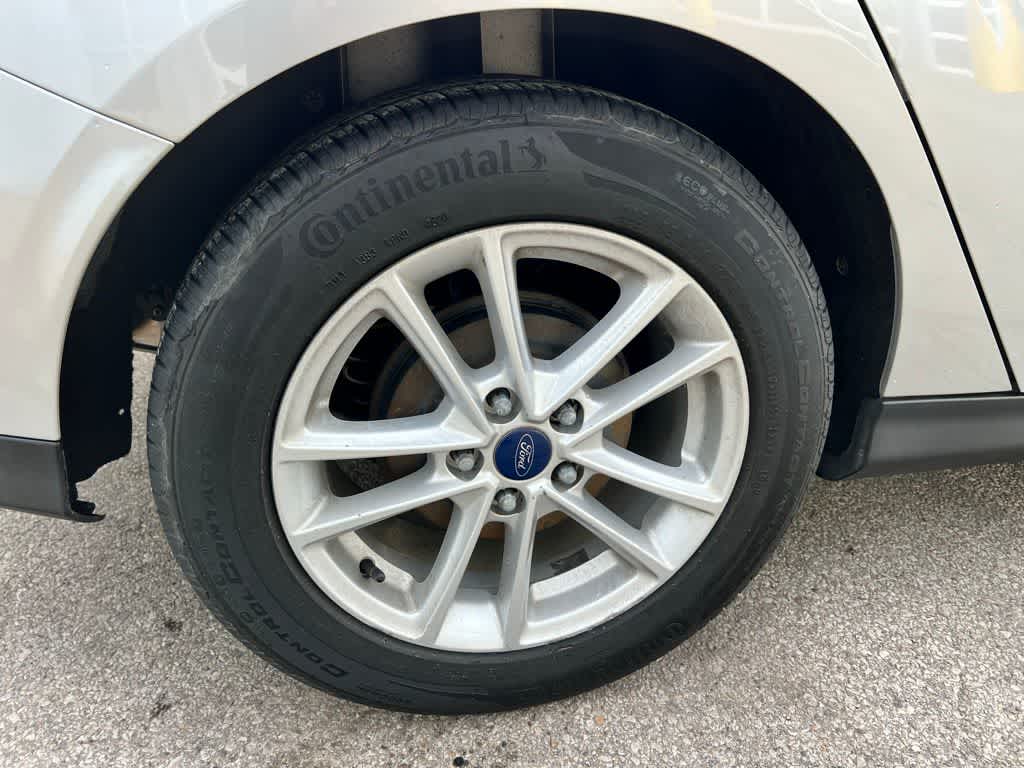 Thumbnail: 2017 Ford Focus - 33