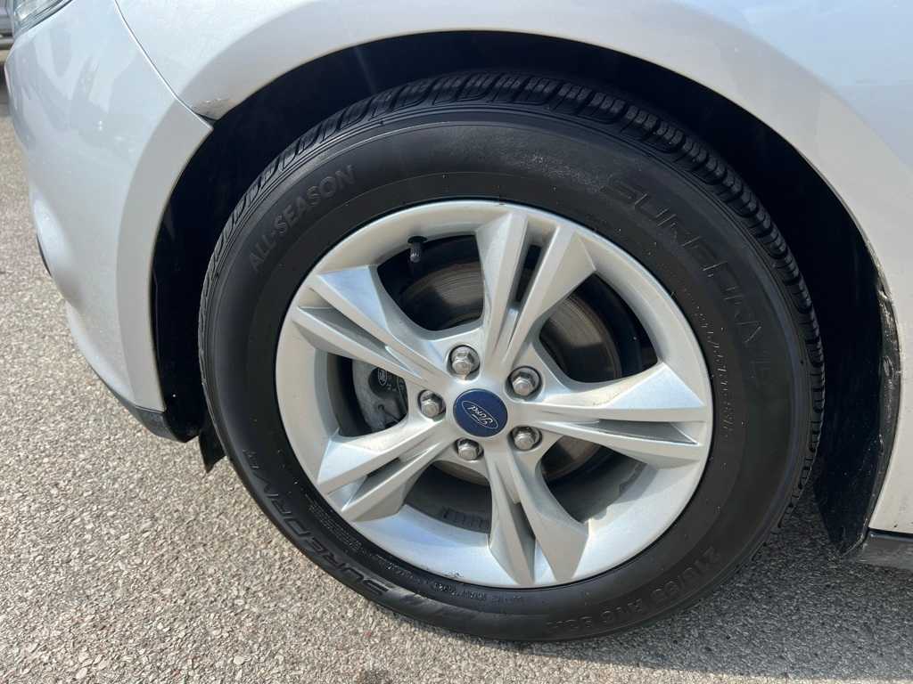 2014 Ford Focus SE 9