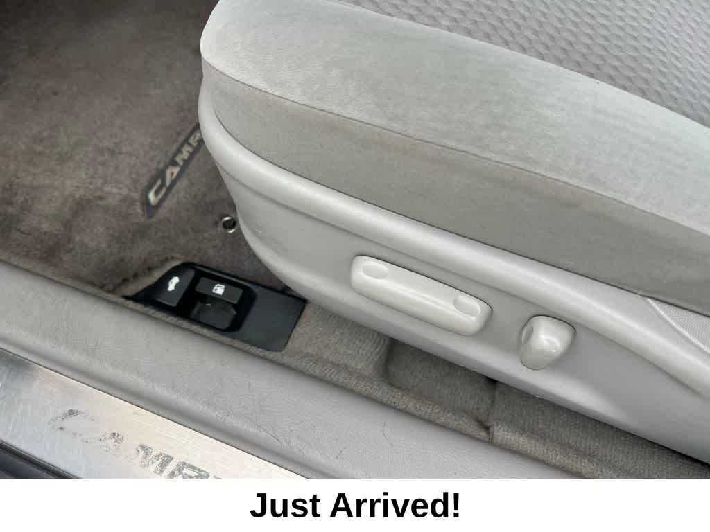 Thumbnail: 2011 Toyota Camry - 18