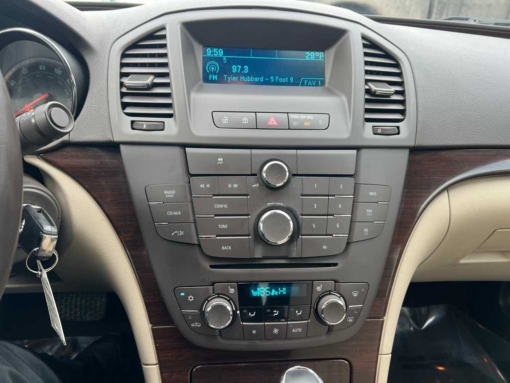 Thumbnail: 2011 Buick Regal - 28