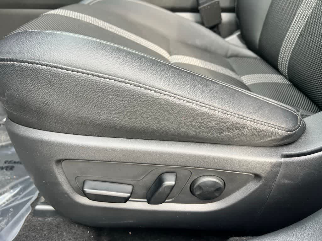 Thumbnail: 2025 Mazda CX-50 - 15