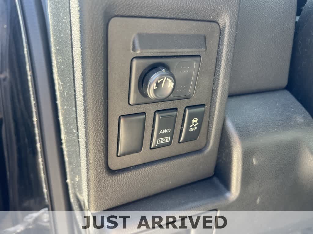 Thumbnail: 2011 Nissan Rogue - 9