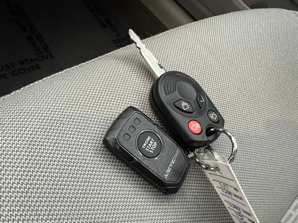 Thumbnail: 2012 Ford Fusion - 30