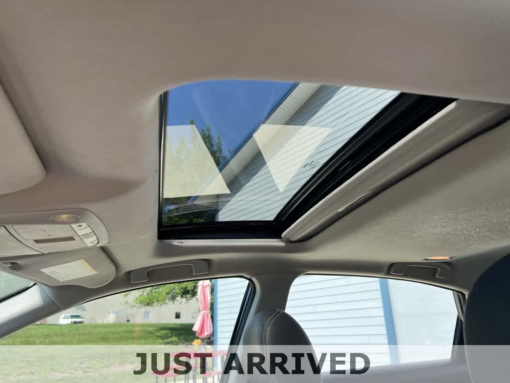 Thumbnail: 2016 Nissan Altima - 15