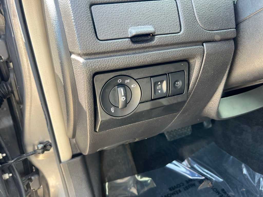 Thumbnail: 2010 Ford Fusion - 16