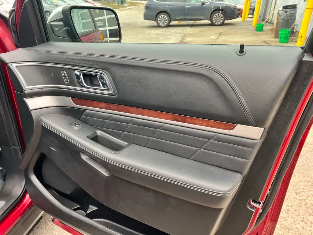 Thumbnail: 2016 Ford Explorer - 30