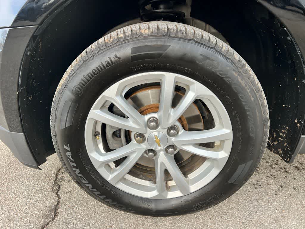 Thumbnail: 2017 Chevrolet Equinox - 10