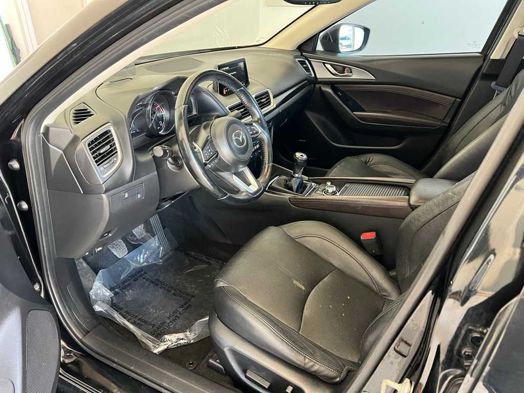 Thumbnail: 2017 Mazda Mazda3 - 15