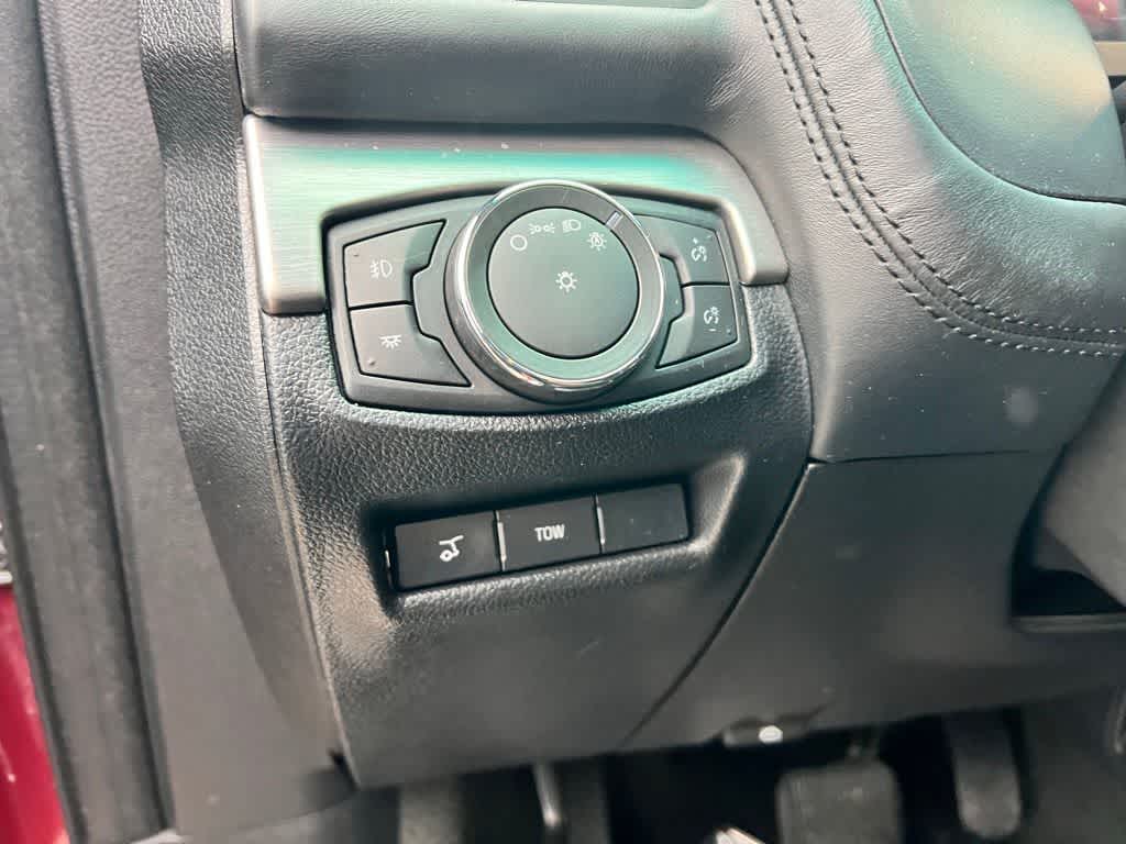 Thumbnail: 2016 Ford Explorer - 19