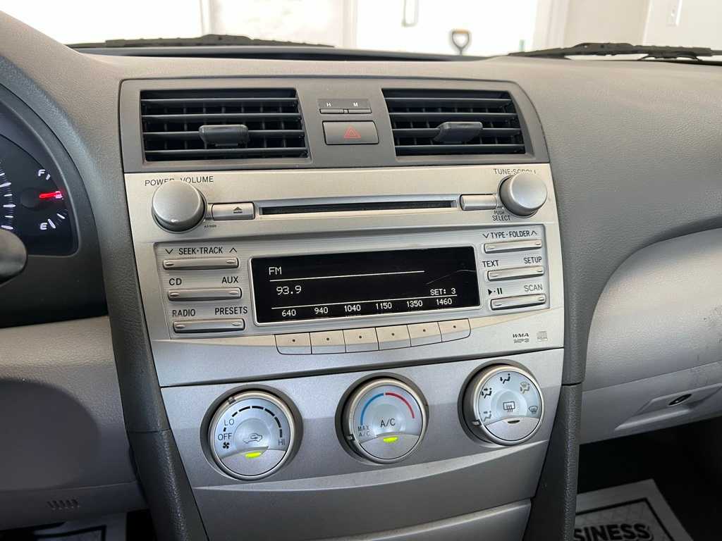 Thumbnail: 2011 Toyota Camry - 26