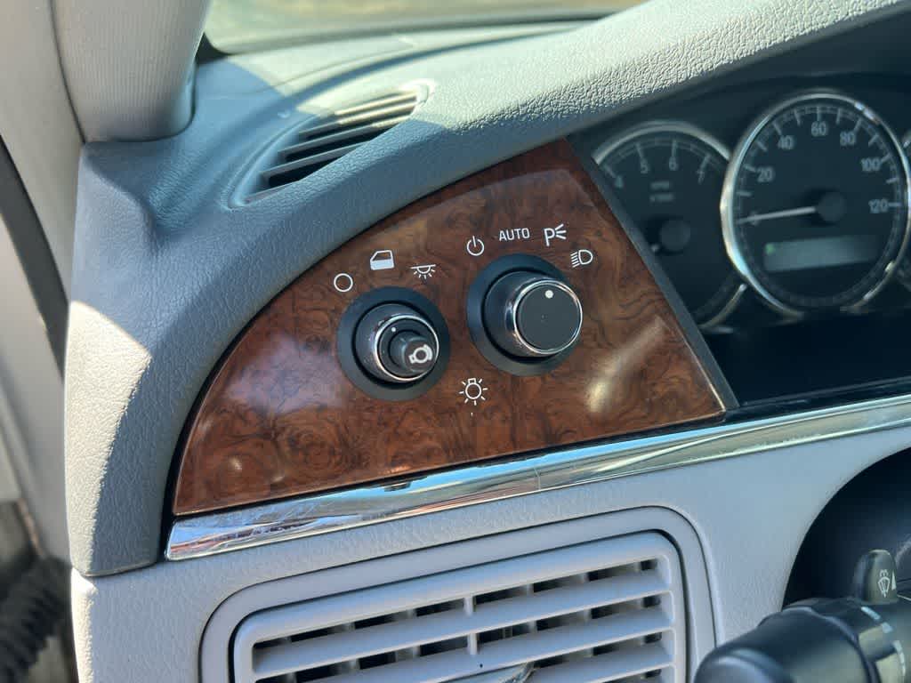 Thumbnail: 2005 Buick LaCrosse - 17