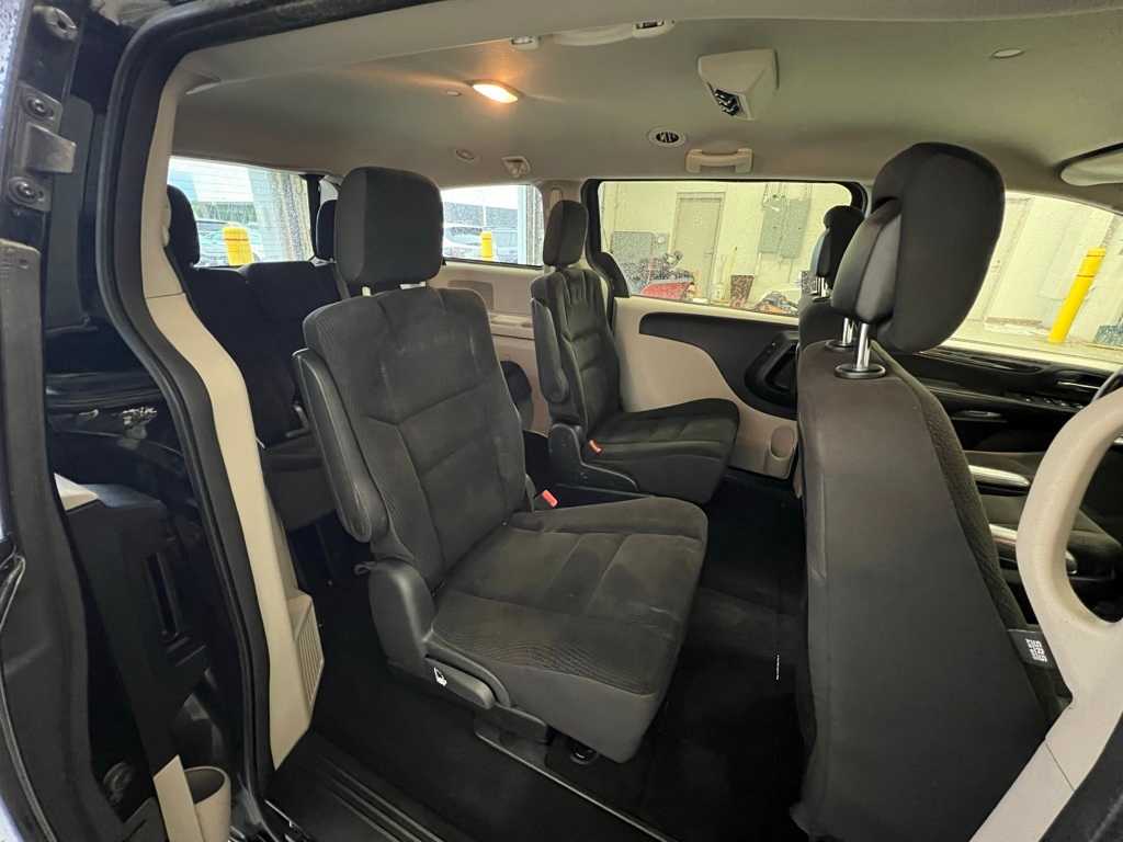 Thumbnail: 2018 Dodge Grand Caravan - 19