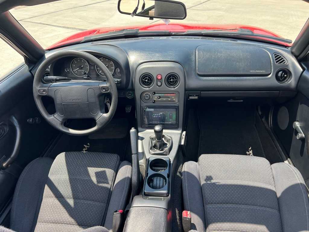 Thumbnail: 1995 Mazda MX-5 Miata - 19