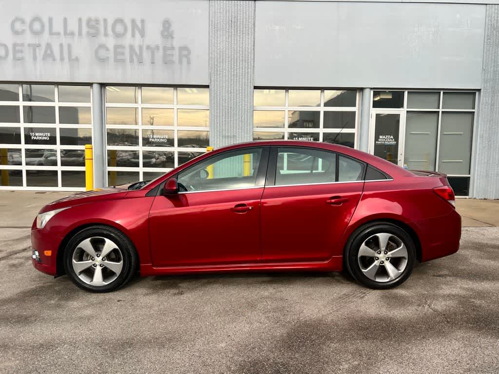 Thumbnail: 2011 Chevrolet Cruze - 3
