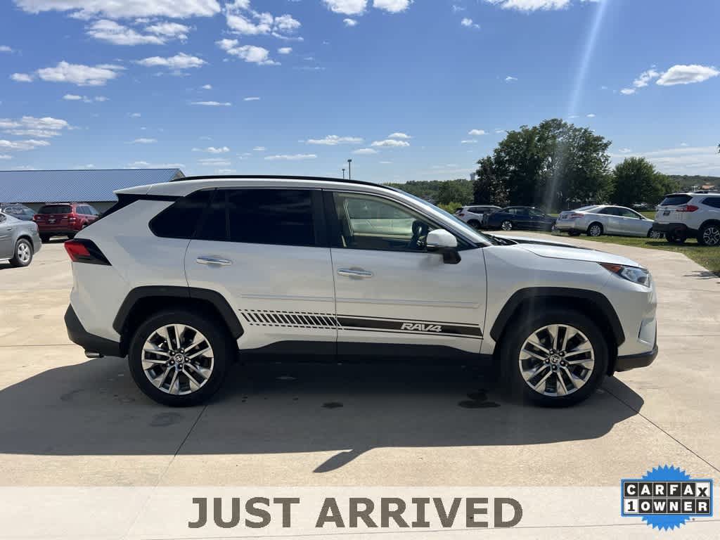 Thumbnail: 2020 Toyota RAV4 - 14