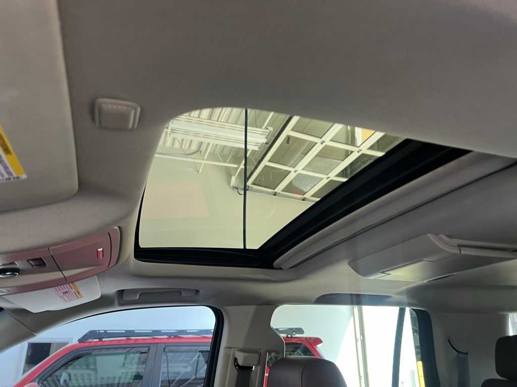 Thumbnail: 2015 Chevrolet Tahoe - 16