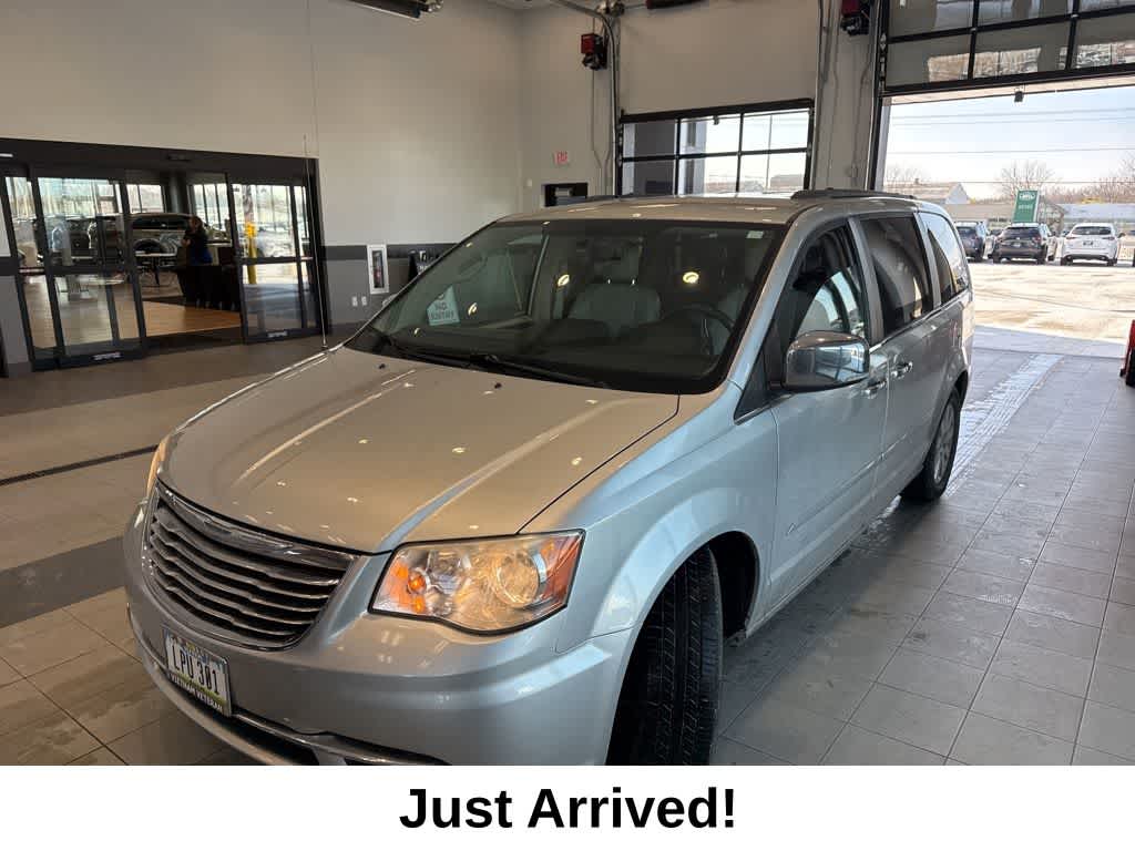2012 Chrysler Town & Country Touring -
                  Urbandale, IA