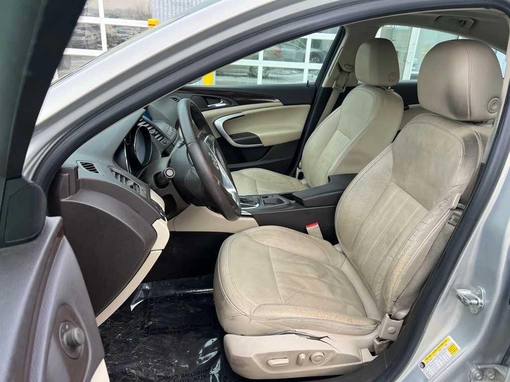 Thumbnail: 2011 Buick Regal - 13