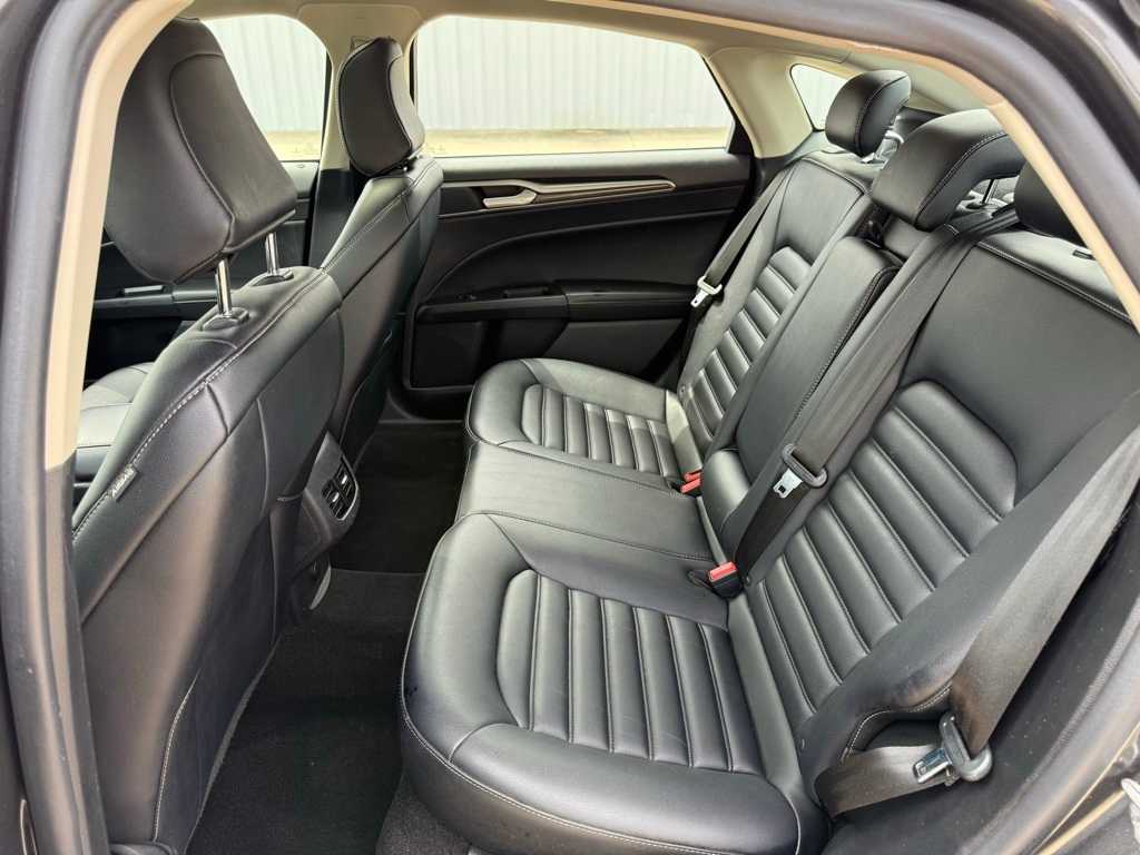 2020 Ford Fusion SEL 14