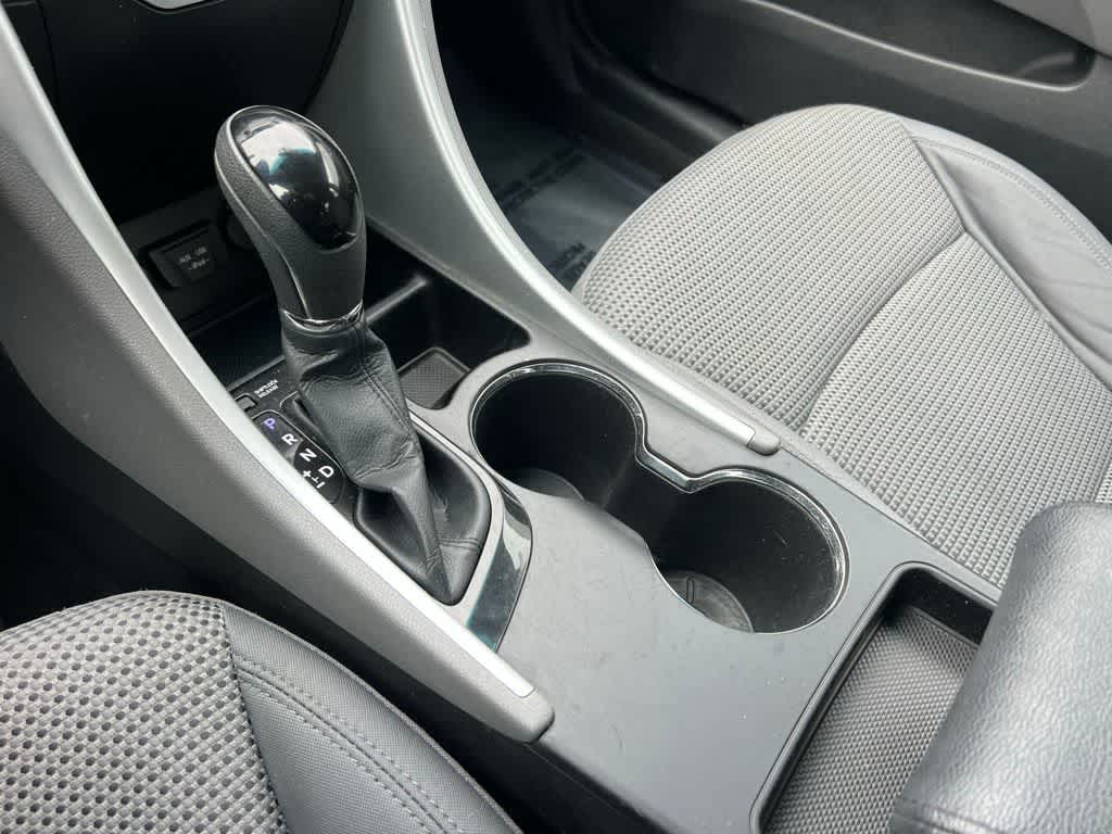 Thumbnail: 2011 Hyundai Sonata - 30