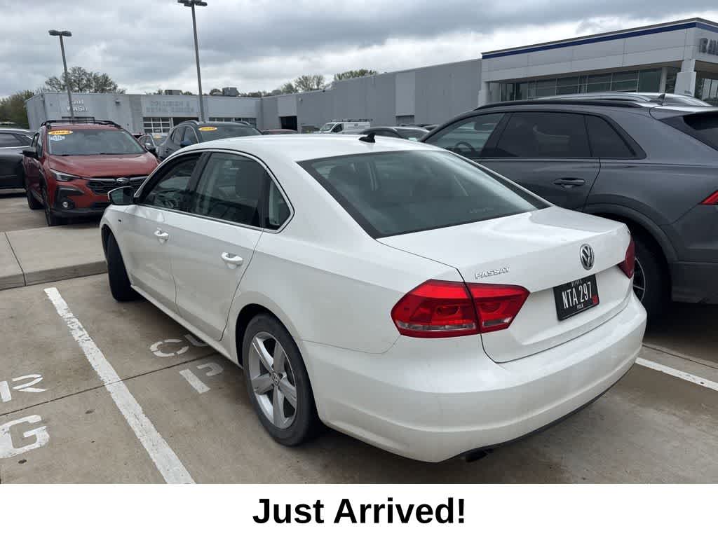 Thumbnail: 2015 Volkswagen Passat - 4