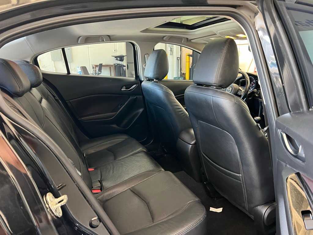 Thumbnail: 2017 Mazda Mazda3 - 23