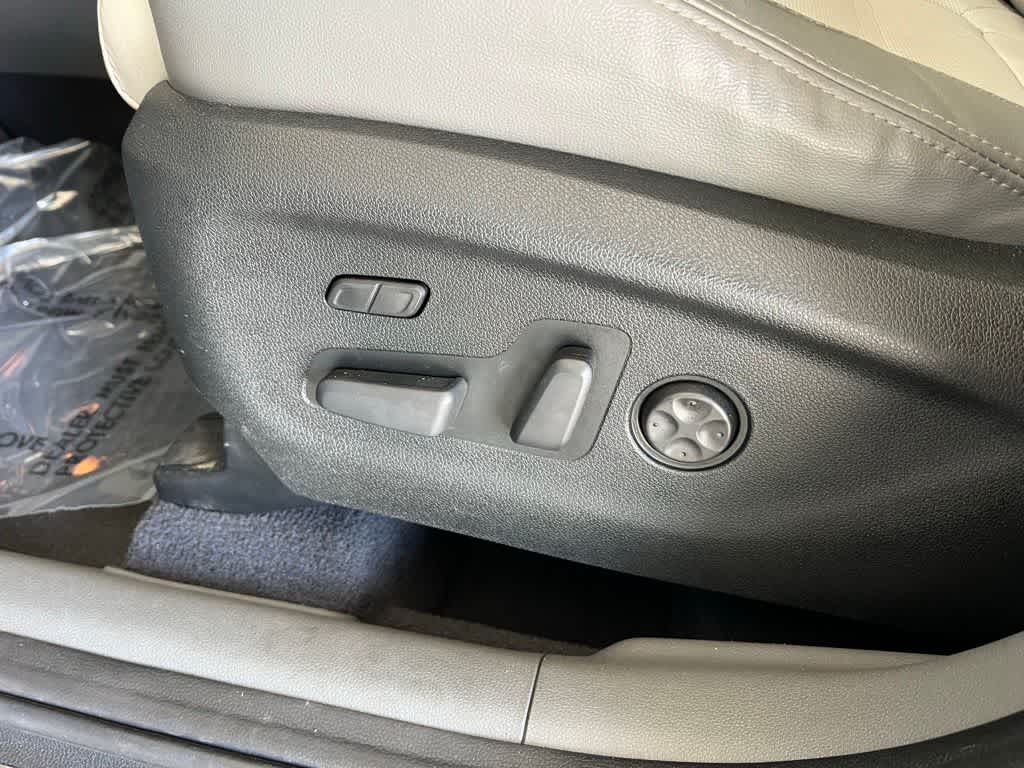 Thumbnail: 2019 Kia Sorento - 17