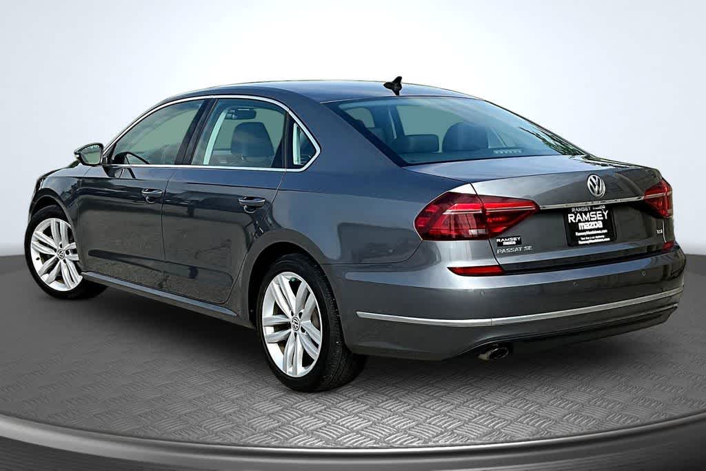 Thumbnail: 2018 Volkswagen Passat - 12