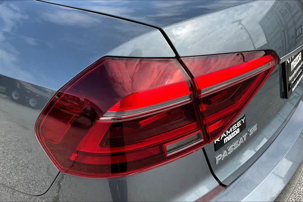 Thumbnail: 2018 Volkswagen Passat - 32