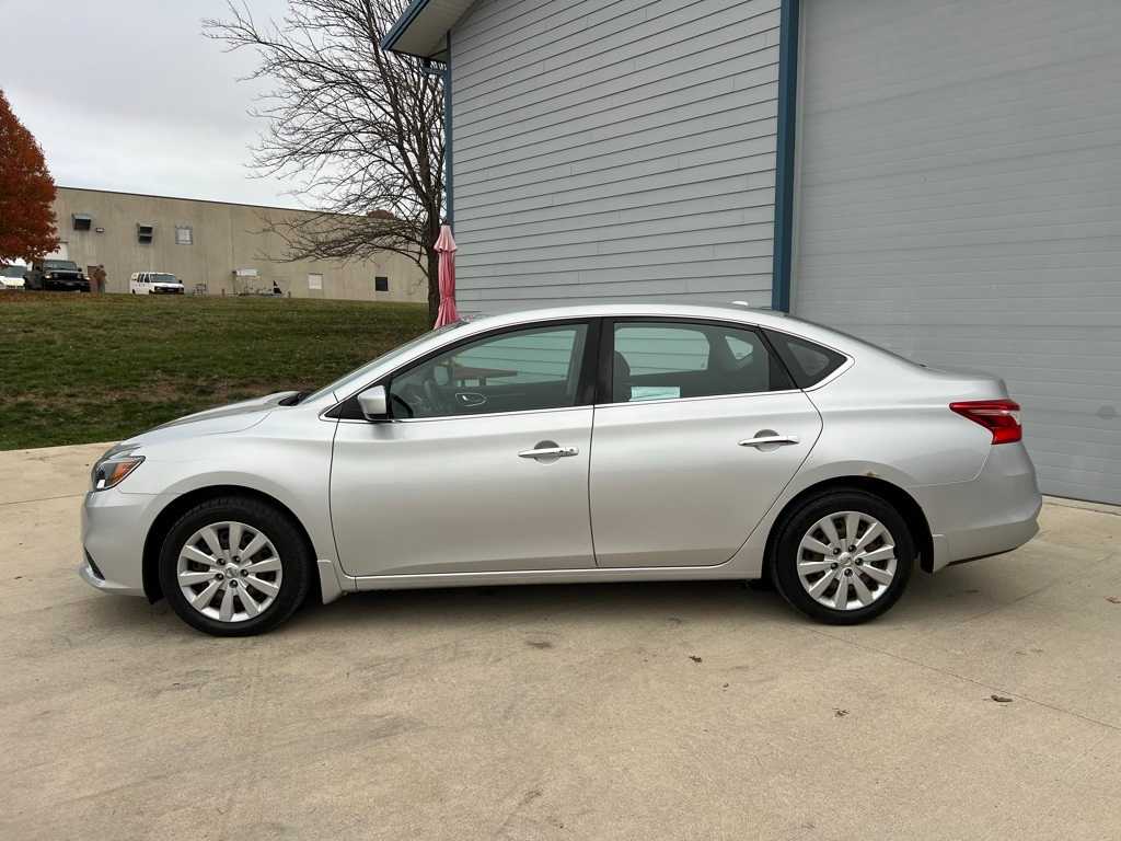 Thumbnail: 2017 Nissan Sentra - 3