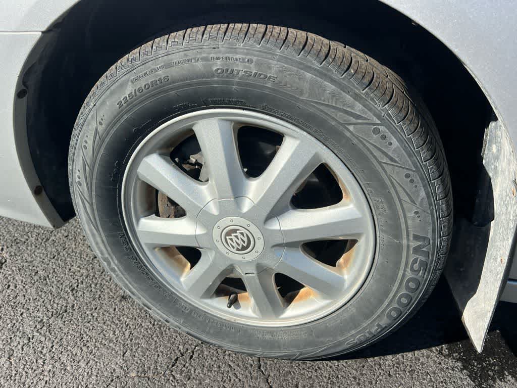 Thumbnail: 2005 Buick LaCrosse - 10