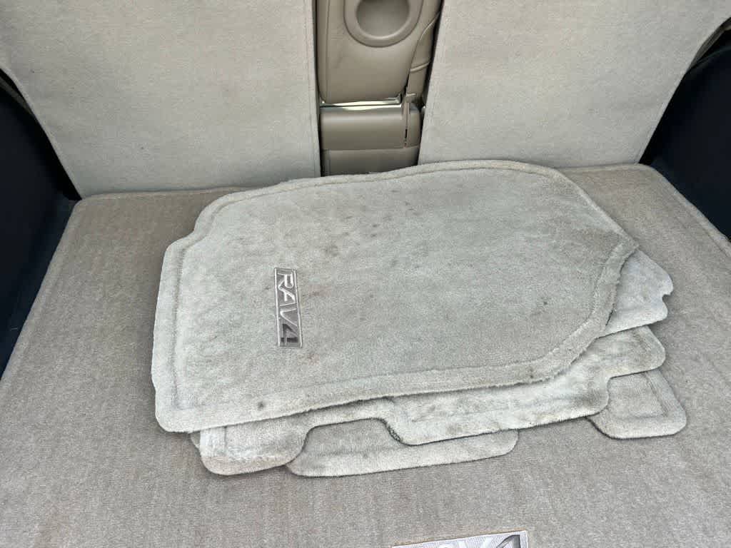 Thumbnail: 2010 Toyota RAV4 - 21