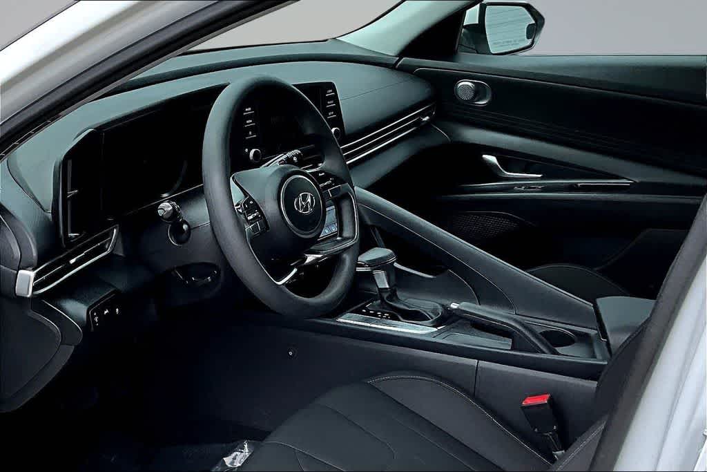 Thumbnail: 2022 Hyundai Elantra - 13